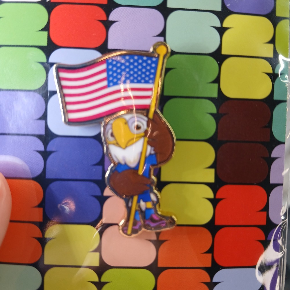 FIFA World Cup 2026 USA Eagle Mascot Enamel Pin US Flag Soccer F26-PN-0027-US-A - Picture 2 of 3